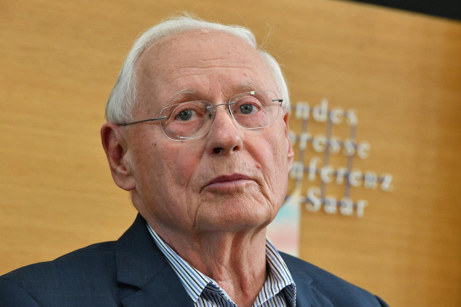 Oskar Lafontaine bei einer Pressekonferenz im Saarländischen Landtag (Archivbild): Er will seine Karriere beenden.