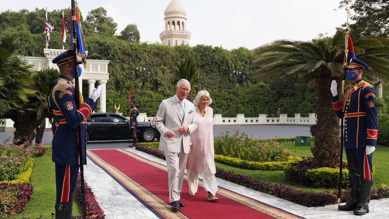 Ankuft im Präsidialpalast: Prinz Charles und Herzogin Camilla. Ankuft im Präsidialpalast: Prinz Charles und Herzogin Camilla.