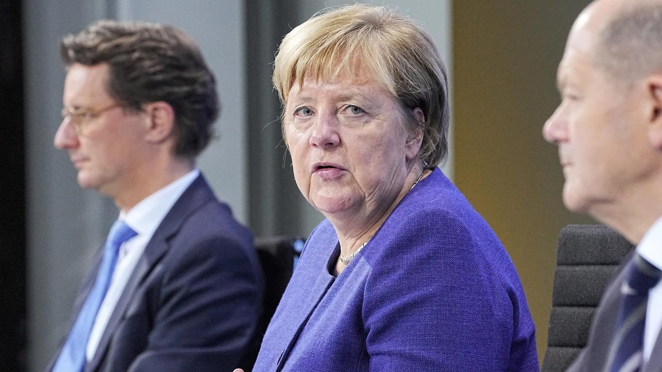 Angela Merkel bei der Pressekonferenz: Mit vielen Beschlüssen am Donnerstag war sie nicht vollständig zufrieden.