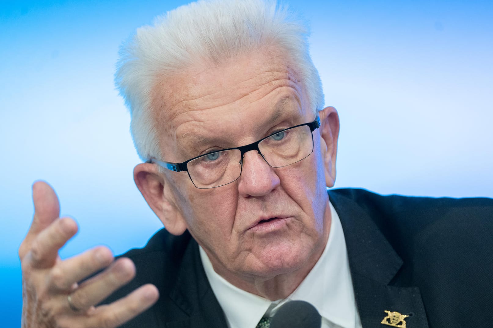 Winfried Kretschmann: Der Grünen-Ministerpräsident will die Maßnahmen in seinem Bundesland im Notfall deutlich verschärfen.