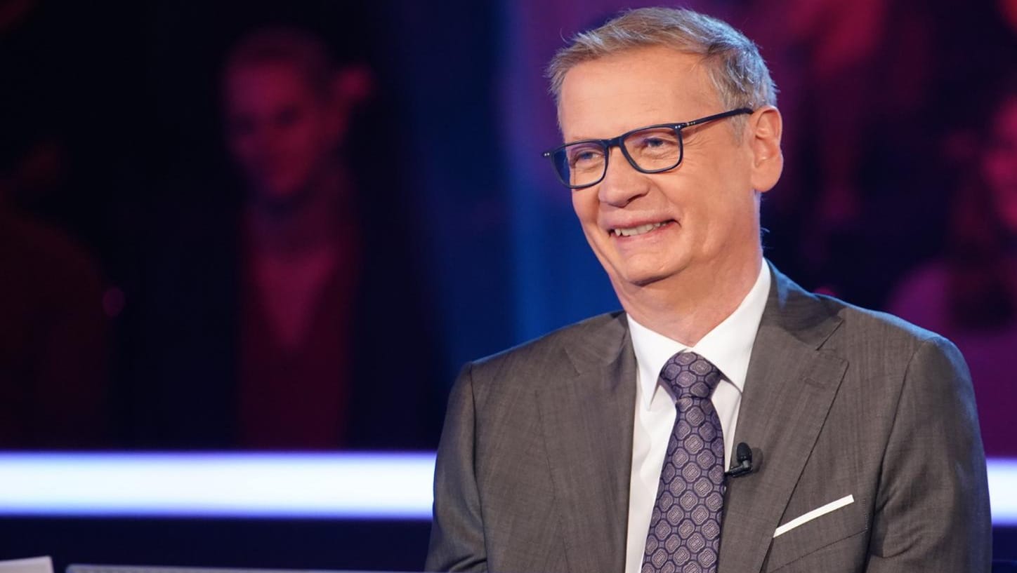 Günther Jauch: Der Moderator hat beim "Wer wird Millionär? – Prominenten-Special" mit einem Versprecher für Aufsehen gesorgt.