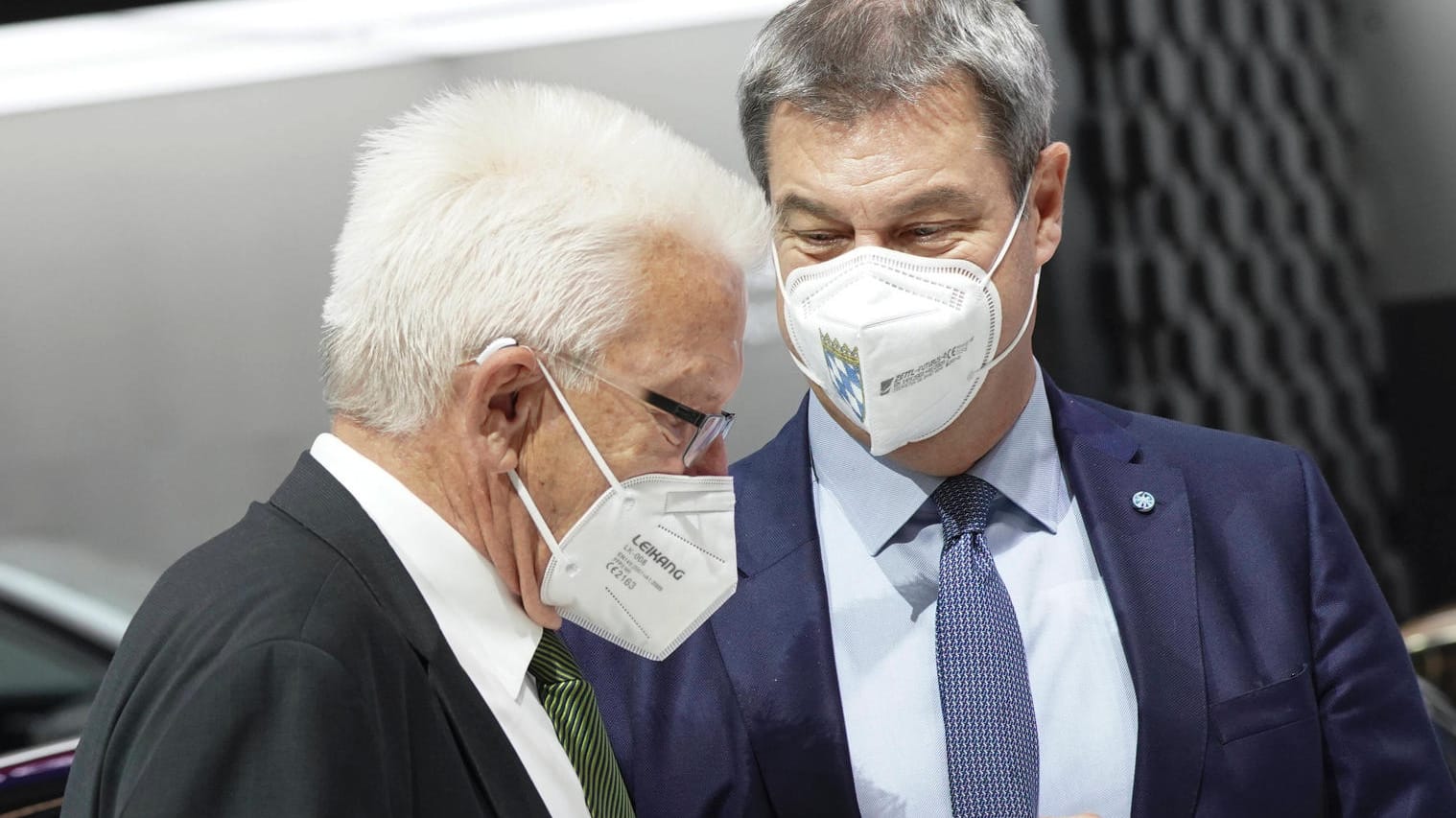 Die Ministerpräsidenten Kretschmann (l.) und Söder: Sie signalisieren Zustimmung zum neuen Gesetz. Die Ministerpräsidenten Kretschmann (l.) und Söder: Sie signalisieren Zustimmung zum neuen Gesetz.