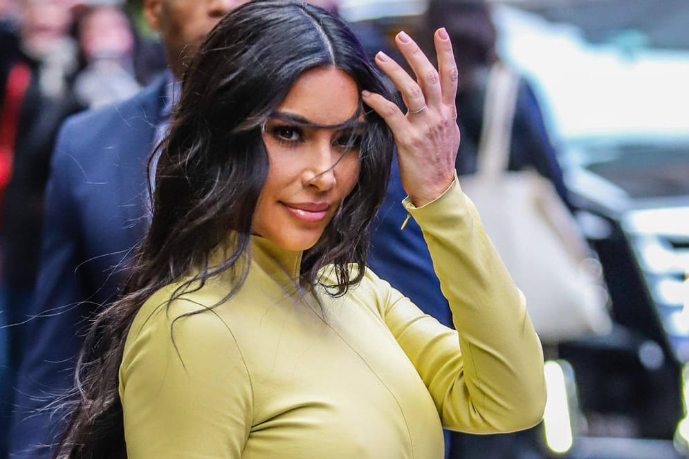 Kim Kardashian auf der Straße in New York (Archivbild): Die Influencerin hat afghanischen Frauen die Flucht nach England ermöglicht.