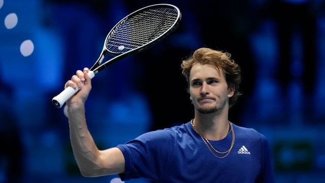 Alexander Zverev jubelt nach seinem Sieg.