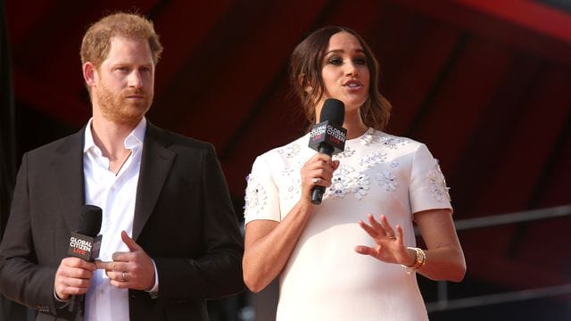 Harry und Meghan hatten sich 2020 vom engeren Kreis der britischen Königsfamilie losgesagt. Harry und Meghan hatten sich 2020 vom engeren Kreis der britischen Königsfamilie losgesagt.