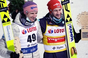 "Spezl": Die Skispringer Marcus Eisenbichler (r) und Karl Geiger.