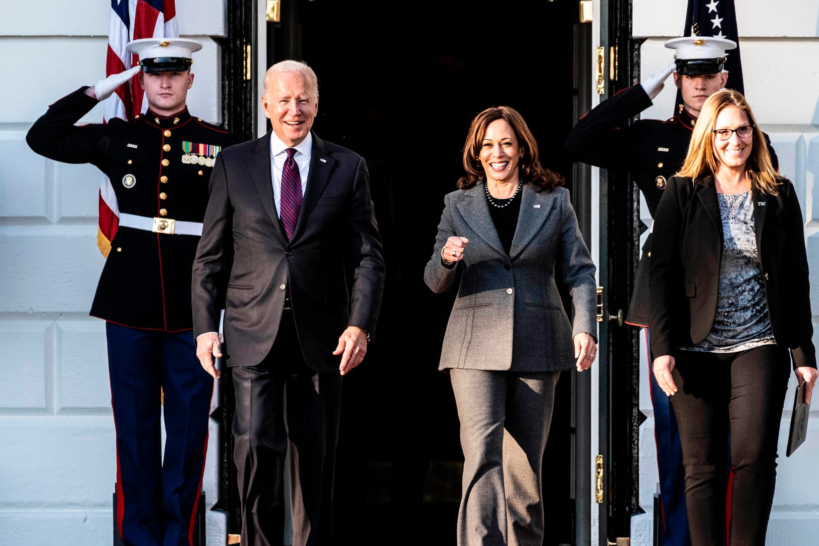 Joe Biden und Kamala Harris: Aufgrund einer Darmspiegelung übernimmt die Vizepräsidentin kurzfristig die Amtsgeschicke des US-Präsidenten.