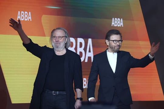 Abba sind zurück - hier vertreten durch Björn Ulvaeus (r) und Benny Andersson.