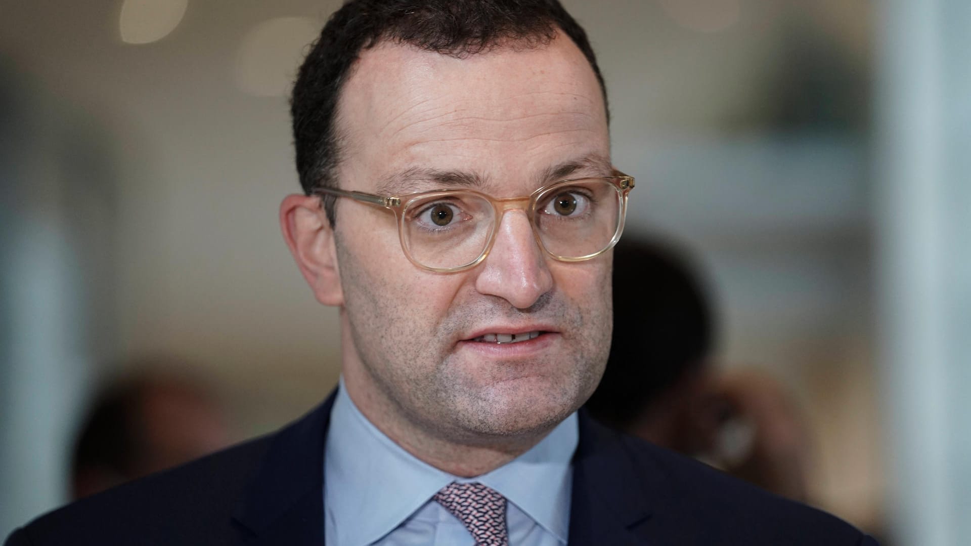 Jens Spahn: Der Gesundheitsminister will verhindern, dass der Impfstoff von Moderna verfällt.