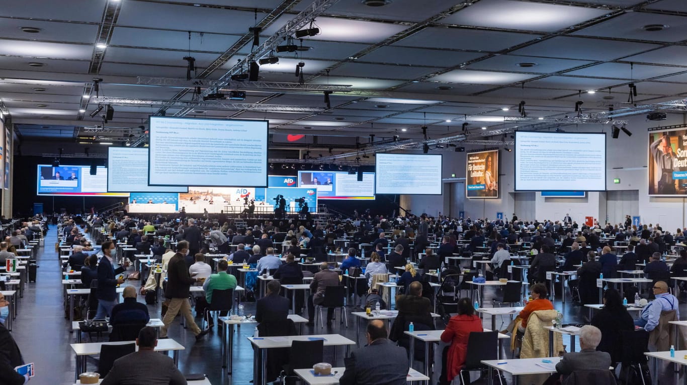 Bundesparteitag der AfD in der Messe Dresden (Archivbild): Im April 2021 nahmen 600 Personen teil.