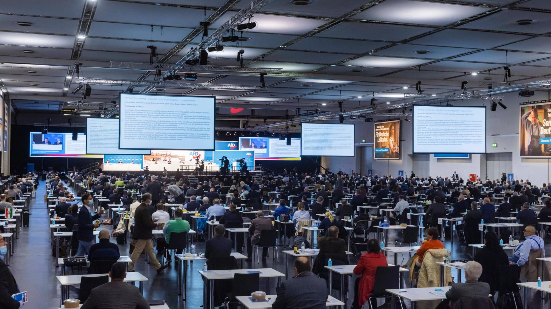 Bundesparteitag der AfD in der Messe Dresden (Archivbild): Im April 2021 nahmen 600 Personen teil. Bundesparteitag der AfD in der Messe Dresden (Archivbild): Im April 2021 nahmen 600 Personen teil.