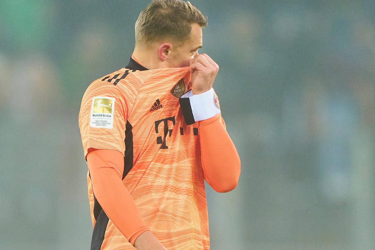 Manuel Neuer: Der Torwart der Bayern war nach der Niederlage in Augsburg bedient.