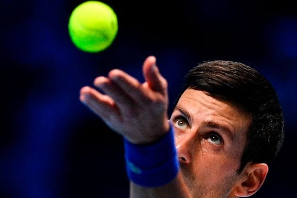 Gegen Novak Djokovic hilft nach Ansicht von Alexander Zverevs Bruder nur "anti-perfektes" Tennis.