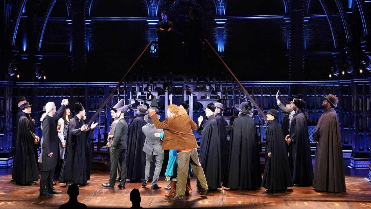Von der Leinwand auf die Bühne: Eine Szene aus "Harry Potter und das verwunschene Kind" auf der Bühne im Mehr! Theater am Großmarkt in Hamburg.