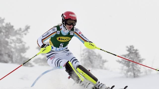 Lena Dürr beim Slalom in Aktion.