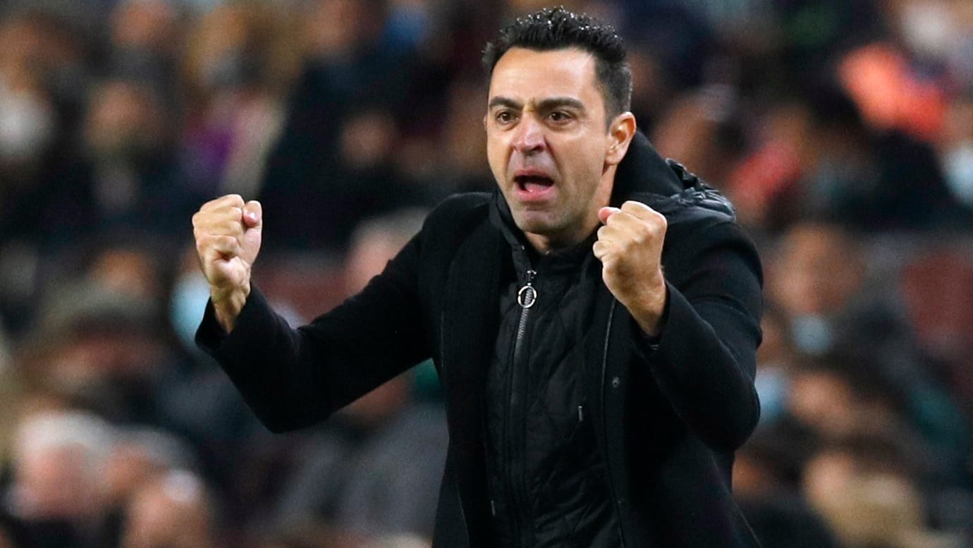 Optimaler Einstand: Der neue Barcelona-Trainer Xavi am Rande der Partie gegen Espanyol. Optimaler Einstand: Der neue Barcelona-Trainer Xavi am Rande der Partie gegen Espanyol.