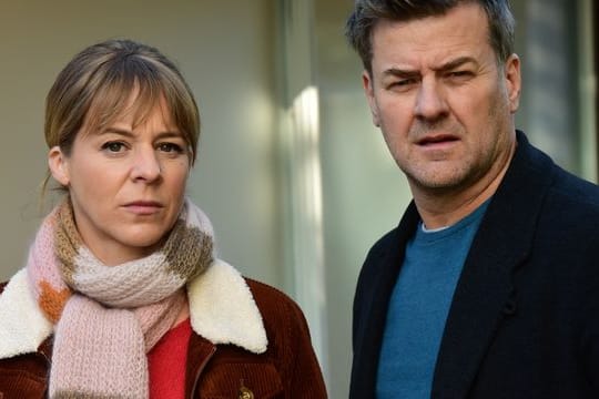 Harald Neuhauser (Marcus Mittermeier) und Angelika Flierl (Bernadette Heerwagen) ermitteln im Kleingarten-Milieu.