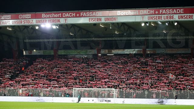 Der Berliner Stadtderby fand vor vollem Haus statt.