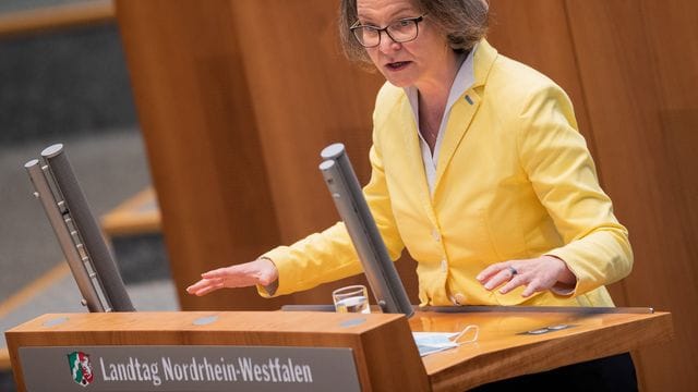 Nordrhein-Westfalens Bauministerin Ina Scharrenbach (CDU) Nordrhein-Westfalens Bauministerin Ina Scharrenbach (CDU)