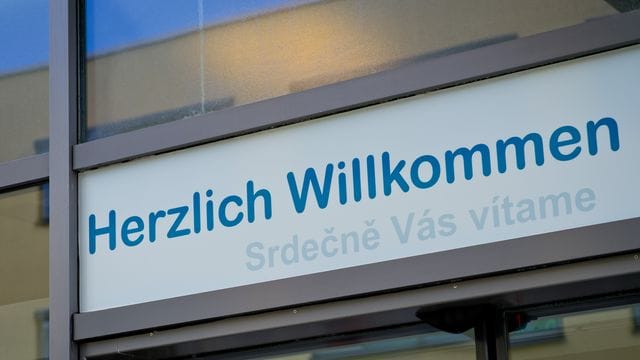 Tschechisch-deutsches Willkommensschild Tschechisch-deutsches Willkommensschild