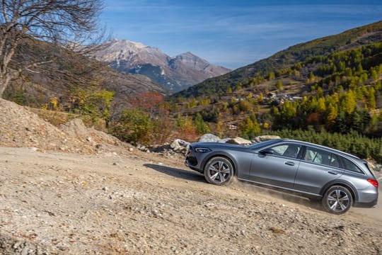 Ausflug abseits des Asphalts: Etwas handfester darf es für das C-Klasse T-Modell von Mercedes in der Variante All-Terrain durchaus zugehen.