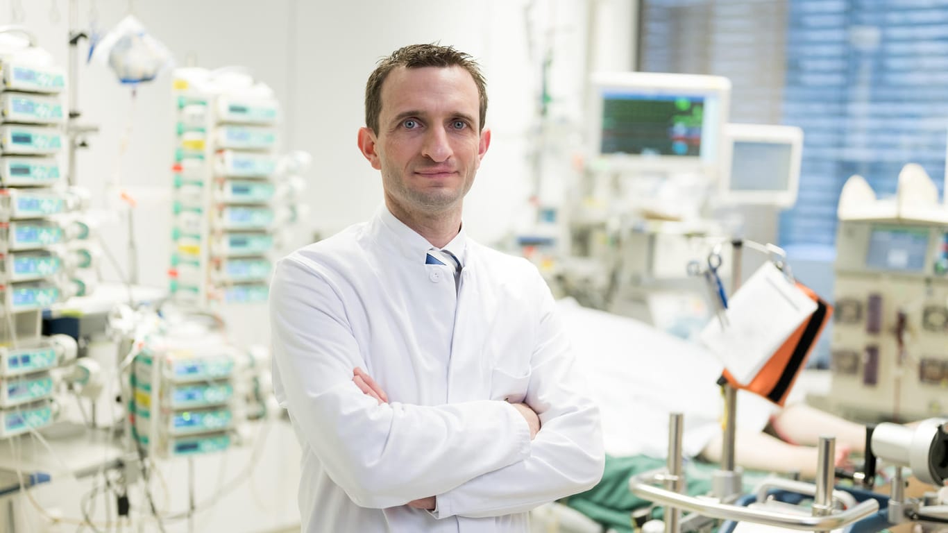 Professor Dr. Thorsten Brenner in der Uniklinik Essen: Der Mediziner bezeichnet die Lage in seinem Krankenhaus als dramatisch.