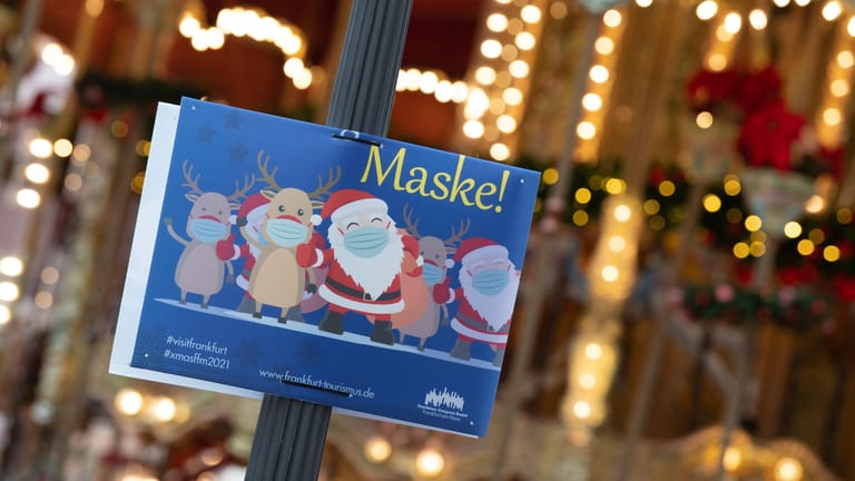 Maskenpflicht: Auf den Weihnachtsmärkten, die noch stattfinden, herrscht oft die Pflicht zum Tragen einer Maske.