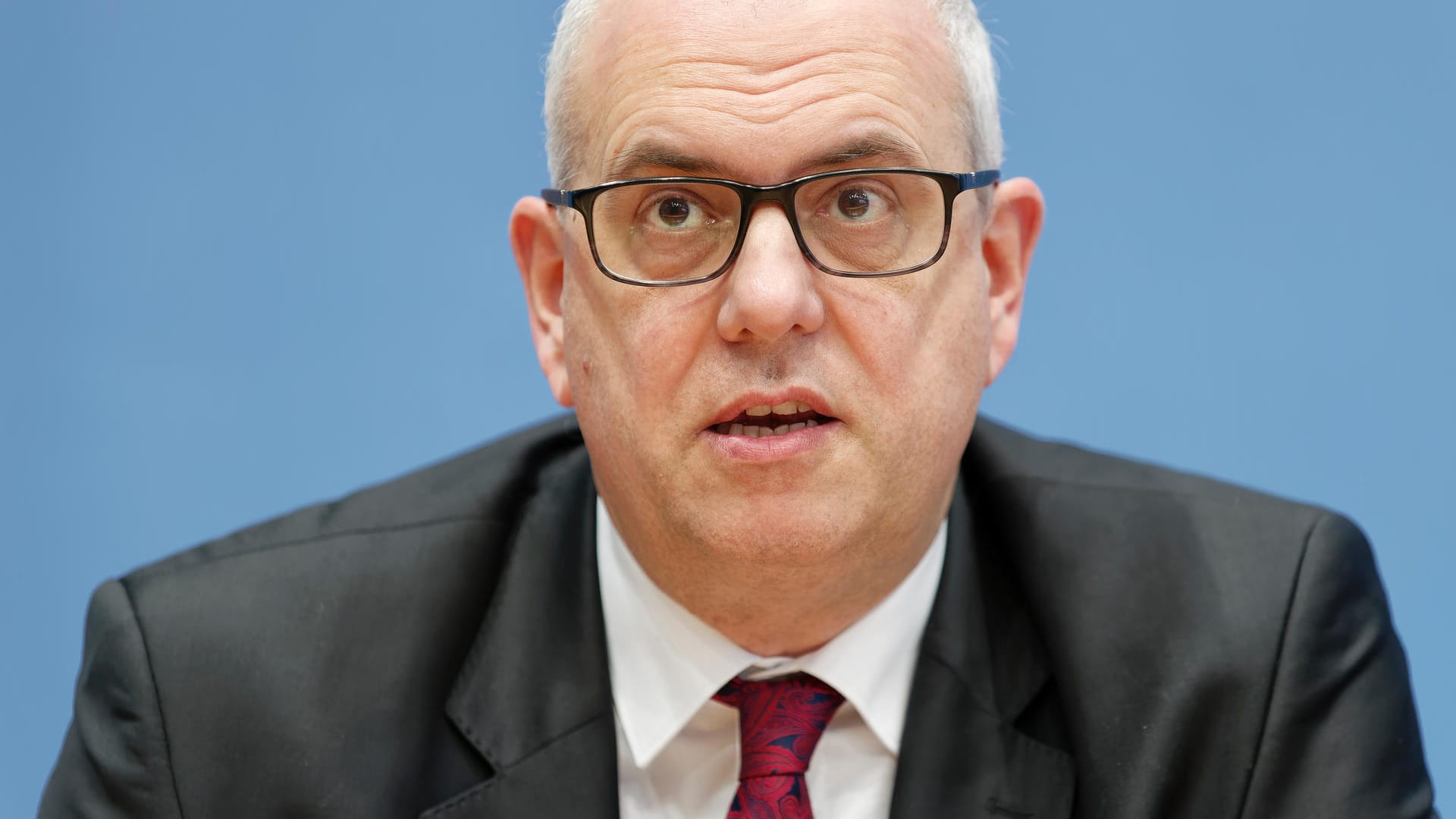 Andreas Bovenschulte (Archivbild): Auch er will mit Anreizen für Ungeimpfte die Nachfrage nach Corona-Impfungen erhöhen.