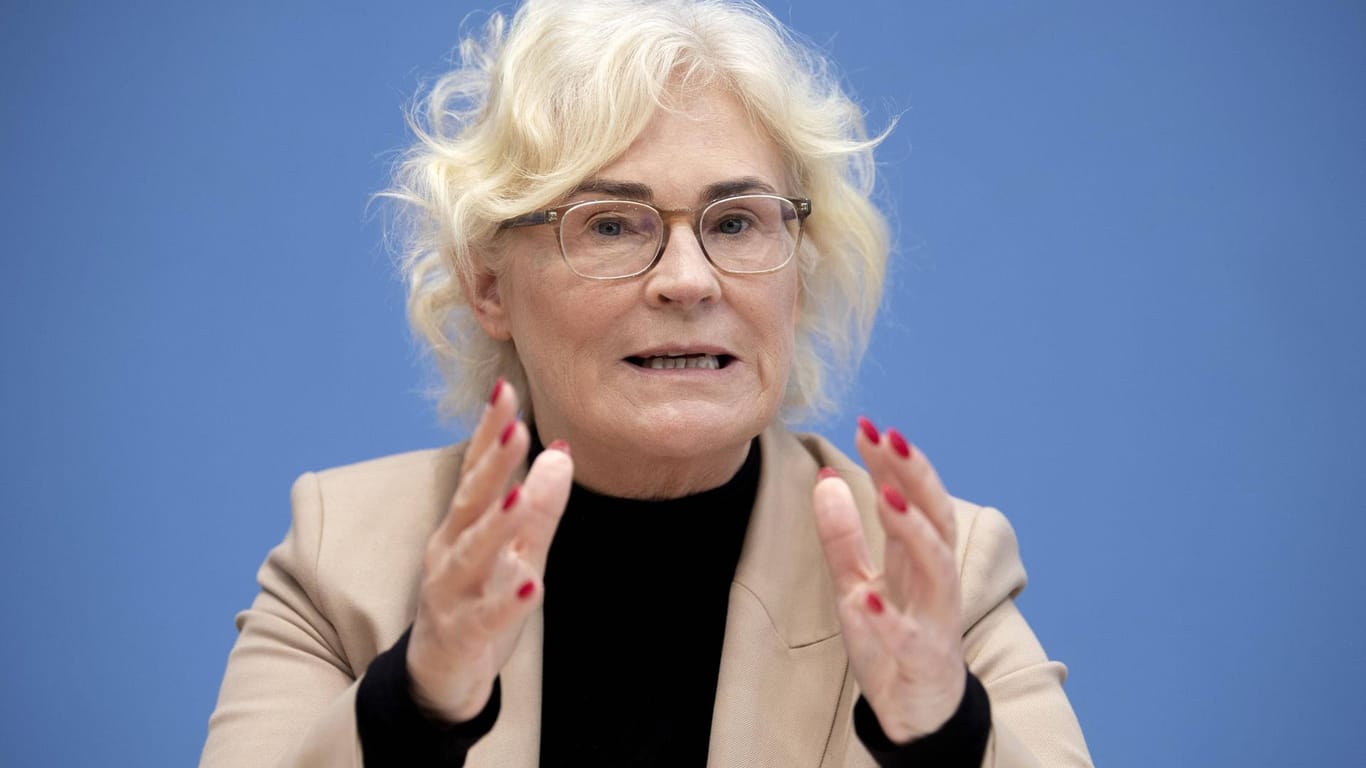 Christine Lambrecht (SPD).
