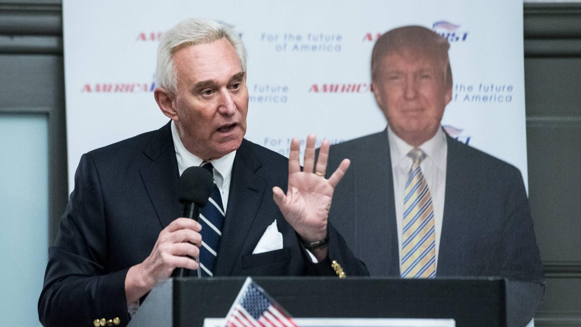 Ex-Trump-Berater Roger Stone (Archivbild): Auch er soll vor dem Kapitol-Ausschuss aussagen.