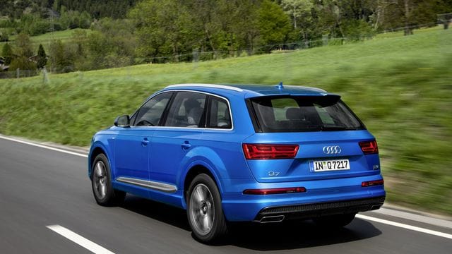 Mit dem großen, sportiven Q7 startete Audi sein SUV-Zeitalter: Mittlerweile beginnt das Programm beim Q2, geht über Q3 und Q5 sowie deren coupéhafte Sportback-Ableger und gipfelt im Q7 und dessen als Q8 vermarktetes Coupé.