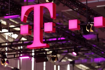 Telekom-Logo (Symbolbild): Eine Lösung im jahrelangen Rechtsstreit zwischen der Deutschen Telekom und Anlegern rückt näher.