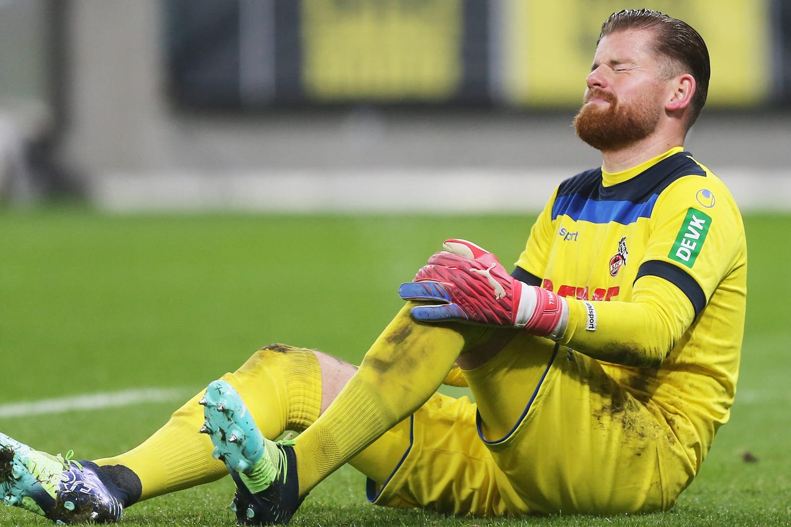 2Timo Horn: Im Spiel gegen Mainz 05 bekam der Torhüter den Ball ans Knie, muss nun vorerst pausieren.