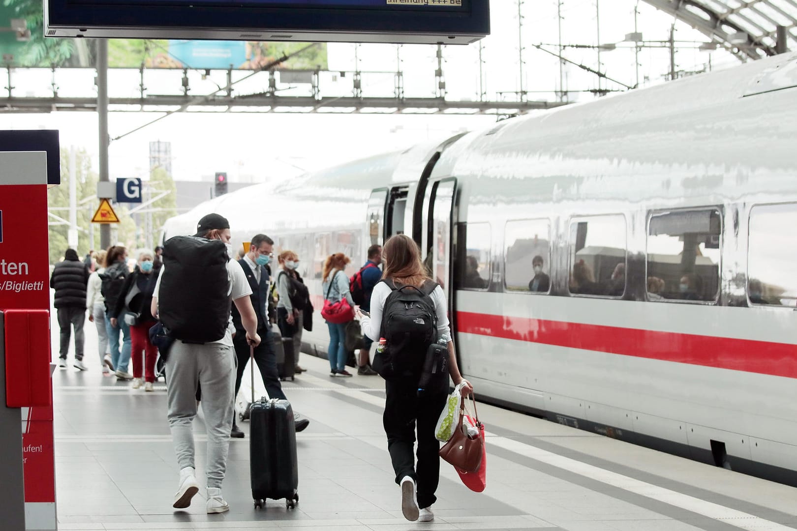 Deutsche Bahn: Wer die sogenannten 3G-Regeln nicht befolgt, wird von der Fahrt ausgeschlossen.