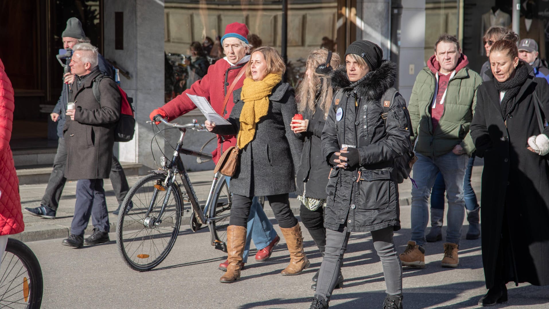 "Querdenker" demonstrieren in München: Wer sich nicht impfen lässt, hat keine Solidarität verdient.