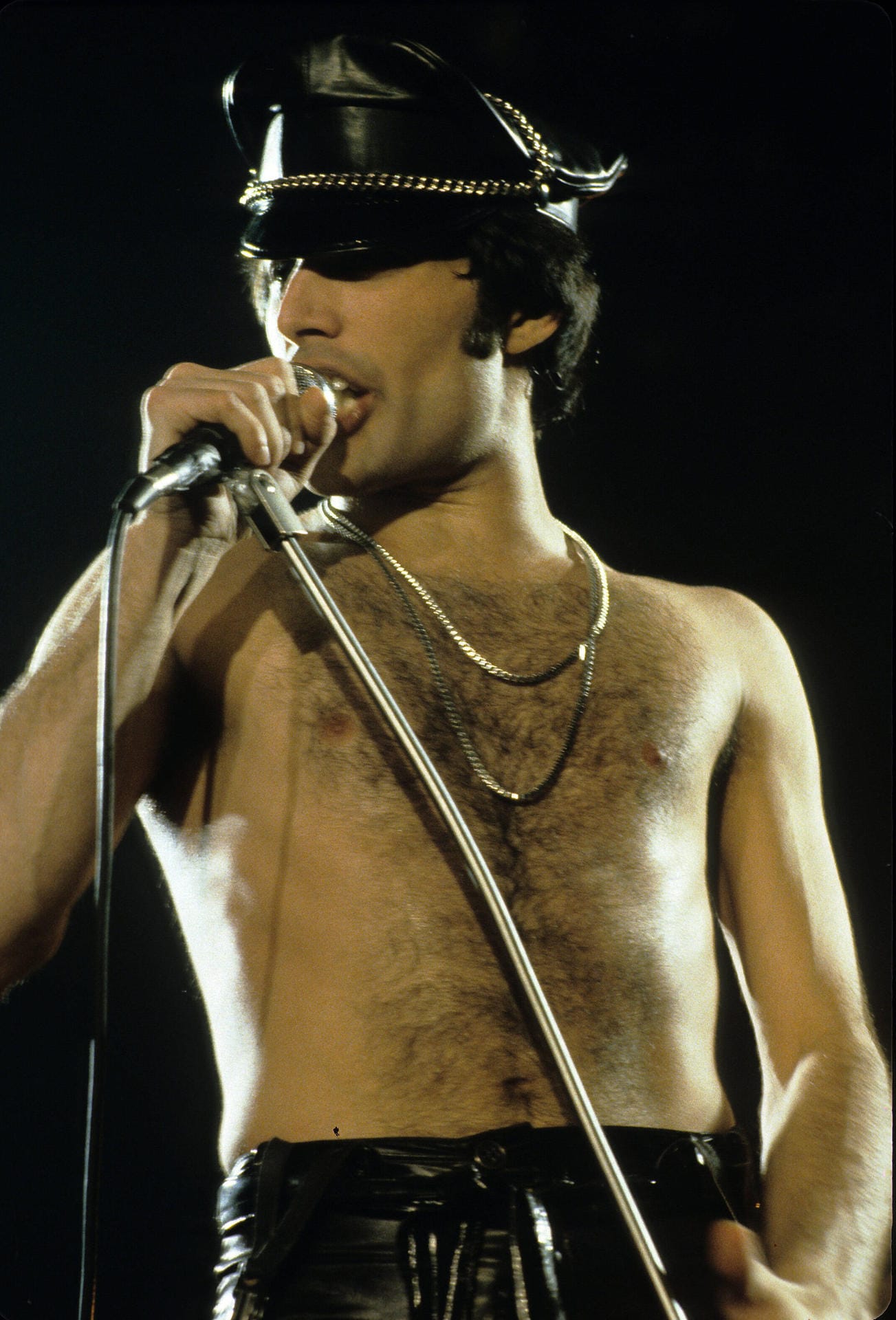 Zu diesem Zeitpunkt wusste Freddie Mercury bereits, dass ihm nur noch wenig Zeit bleibt. Im November 1991 starb der Musiker mit 45 Jahren.