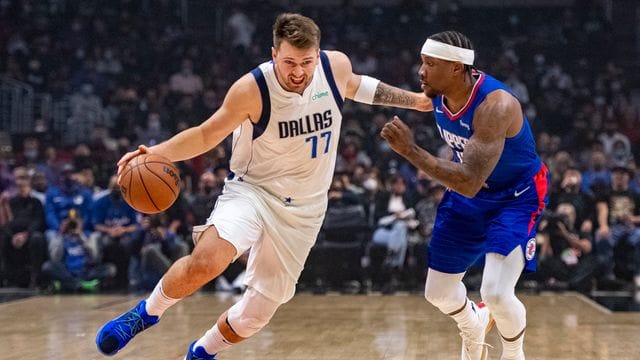 Die Dallas Mavericks konnten wieder auf Luka Doncic (l) zählen.