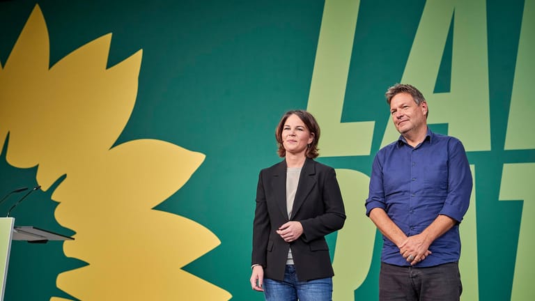 Annalena Baerbock und Robert Habeck: Nach den Koalitionsverhandlungen stellt die Grünen-Spitze die Ergebnisse ihrer Basis vor.