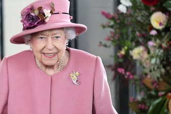 Queen Elizabeth II.: Die Königin hat ihren Arzt zum Ritter geschlagen.