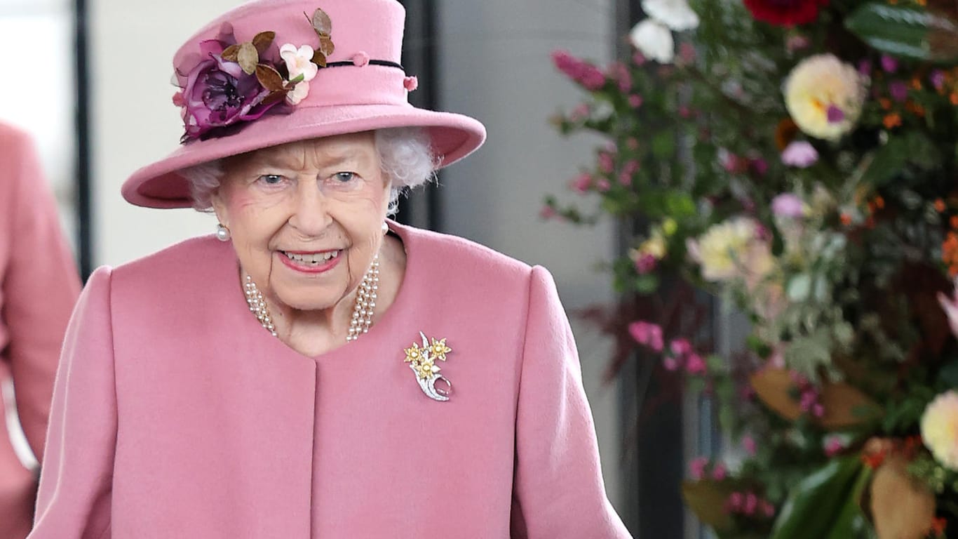 Queen Elizabeth II.: Die Königin hat ihren Arzt zum Ritter geschlagen.