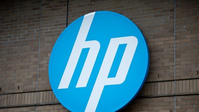 Das Logo der Computerfirma Hewlett-Packard ist an der Geschäftsstelle in Böblingen zu sehen.