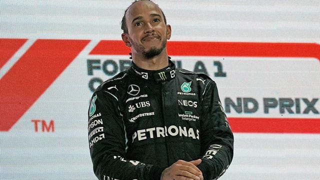 Mercedes-Pilot Lewis Hamilton ist mit seinen Leistungen zufrieden.