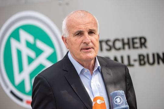 Christoph Schickhardt hält eine Impfpflicht nur für Fußballer für abwegig.