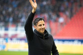 Christian Keller bei seiner Verabschiedung vom SSV Jahn Regensburg Anfang November: Ab April ist der 42-Jährige neuer Geschäftsführer Sport beim 1. FC Köln.