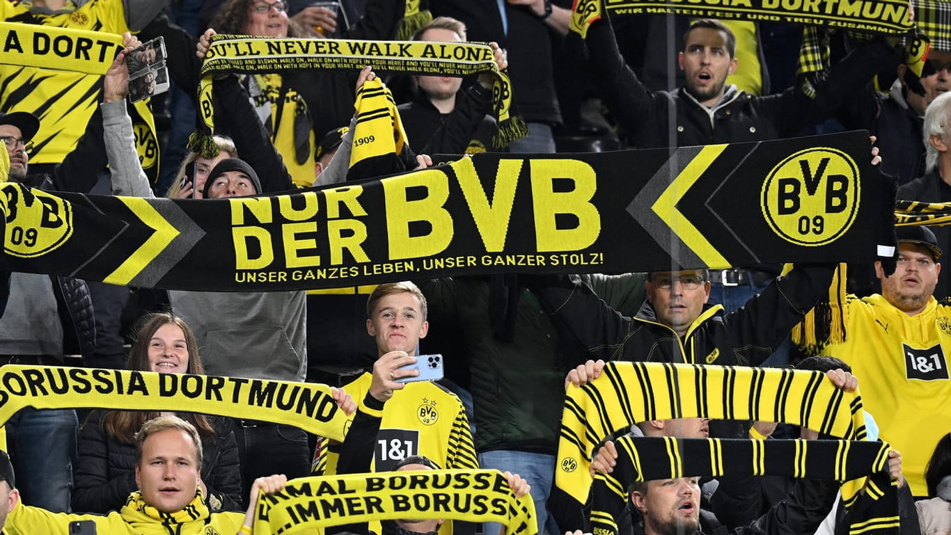 Anhänger des BVB (Archivbild): Mehrere Dortmunder Fans sitzen in Lissabon in Untersuchungshaft.