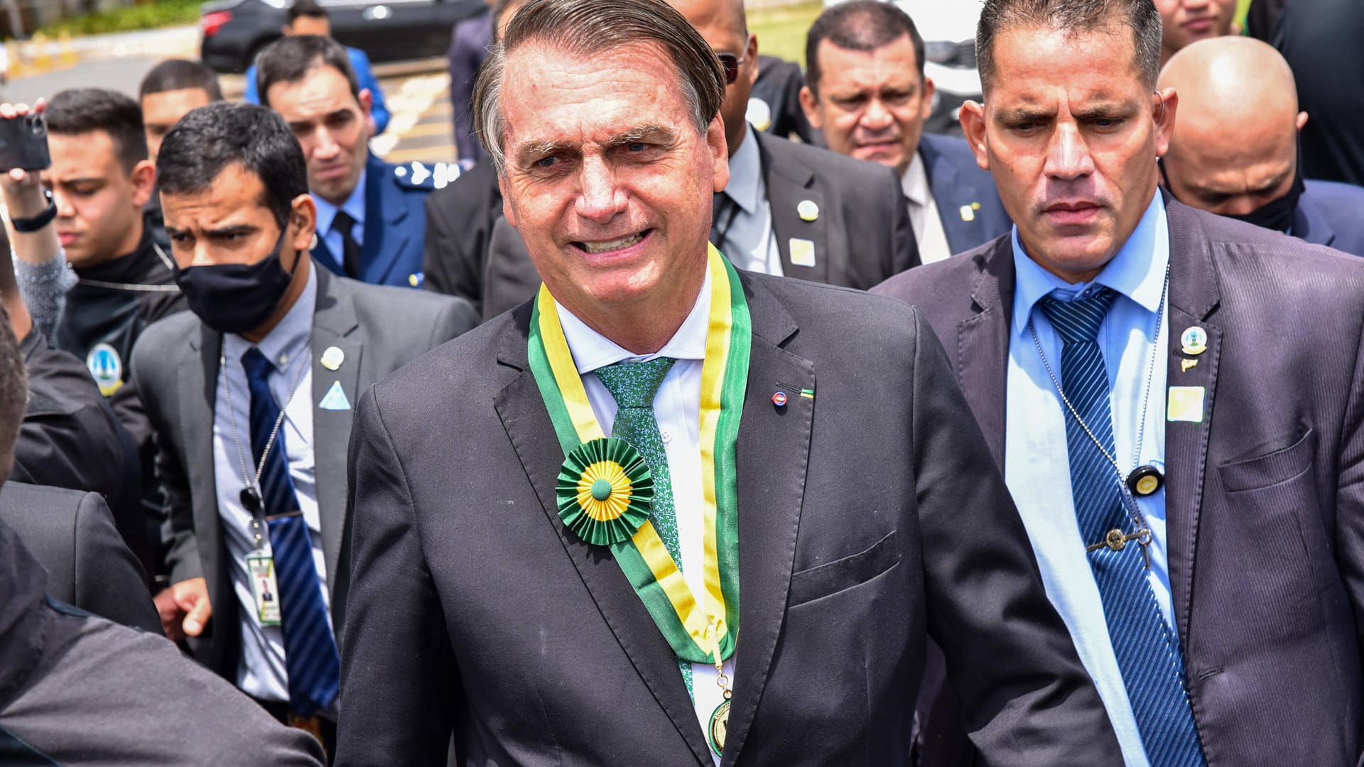 Jair Bolsonaro: Der brasilianische Präsident kritisiert Corona-Impfungen, anstatt für sie zu werben.