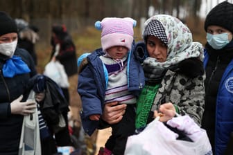 Migranten in einem Camp in Belarus: Machthaber Lukaschenko will nun auch massiver auf Rückführungen setzen.