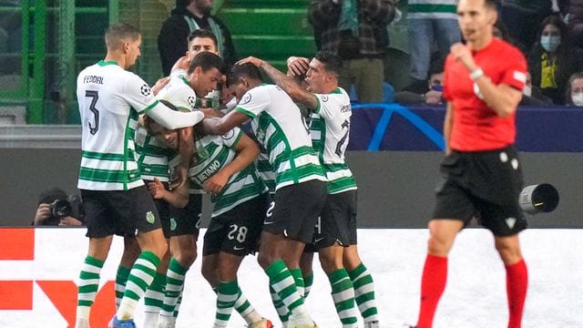 Sportings Pedro Goncalves (M) jubelt über seinen Treffer zum 1:0. Sportings Pedro Goncalves (M) jubelt über seinen Treffer zum 1:0.
