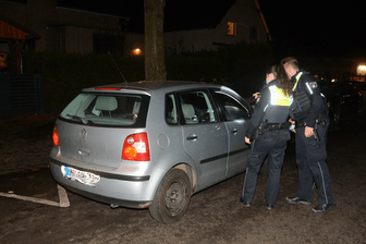 Auto des Opfers in Hamburg: Auf den 26-jährigen Fahrer dieses Wagens wurden zwei Schüsse abgegeben.