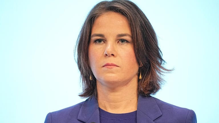 Annalena Baerbock will in zehn Tagen weitersehen, wie sich die Coronalage entwickelt hat.